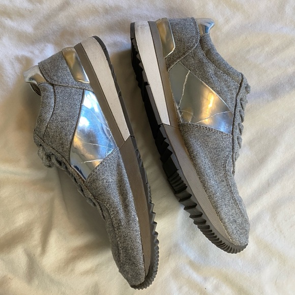 Allie Flannel Trainer - Picture 4 of 5